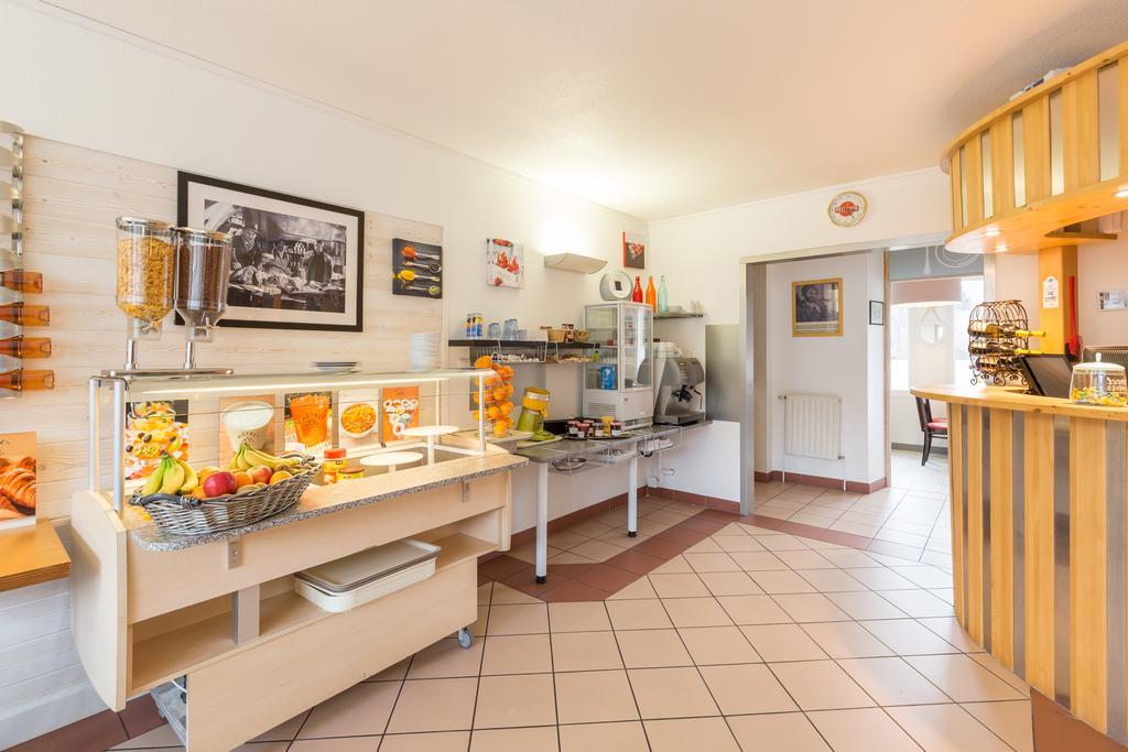 Hotel De La Vallee オルナン エクステリア 写真